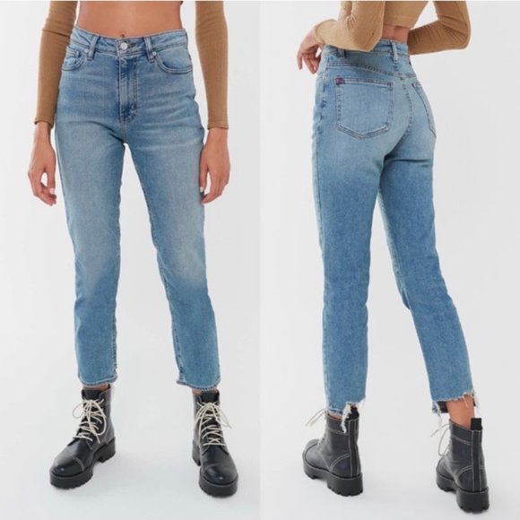 Urban Outfitters Girlfriend High-Rise Jean - Picture 1 of 4